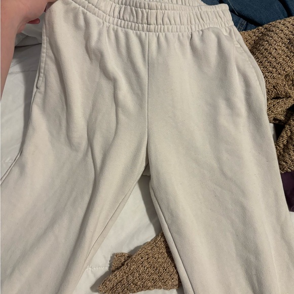 Off white wild fable flared cotton sweat pants. Size Medium - Picture 2 of 4